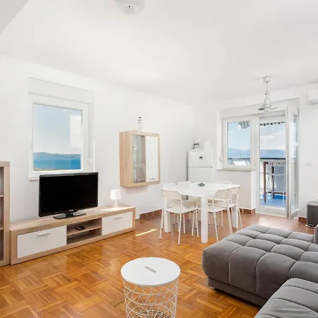 Διαμέρισμα Lovely In With Wifi