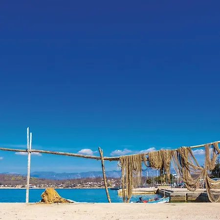 Διαμέρισμα Lovely In With Wifi Njivice